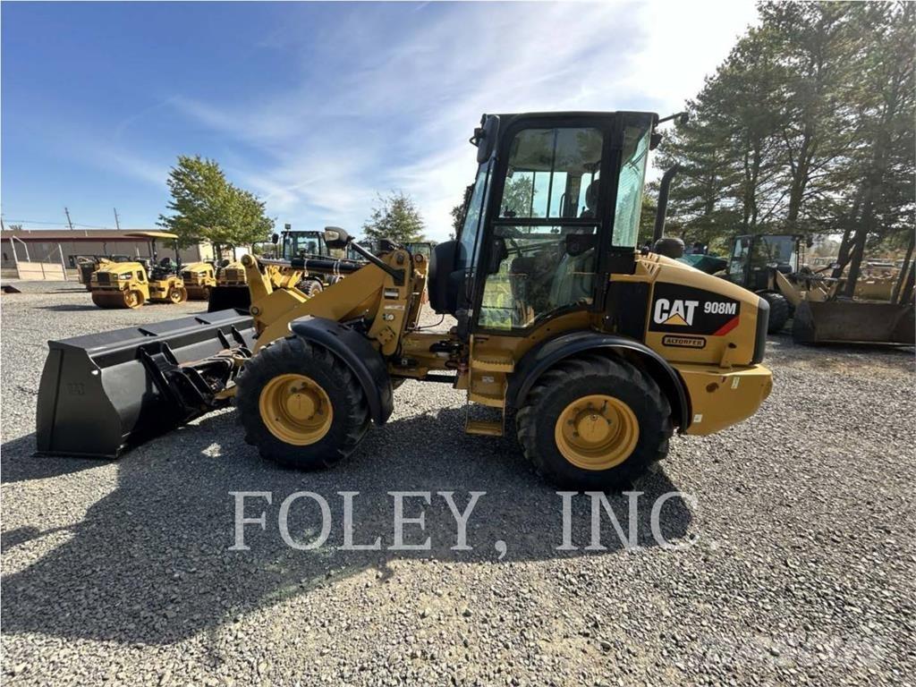 CAT 908M Kolesni nakladalci
