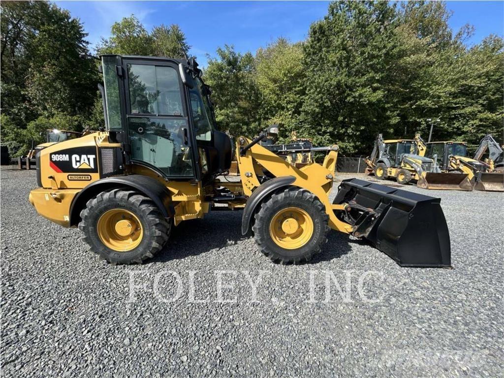 CAT 908M Kolesni nakladalci