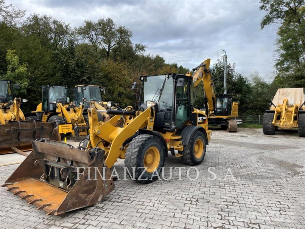 CAT 908M Kolesni nakladalci