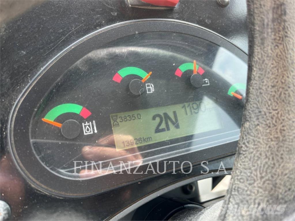 CAT 908M Kolesni nakladalci