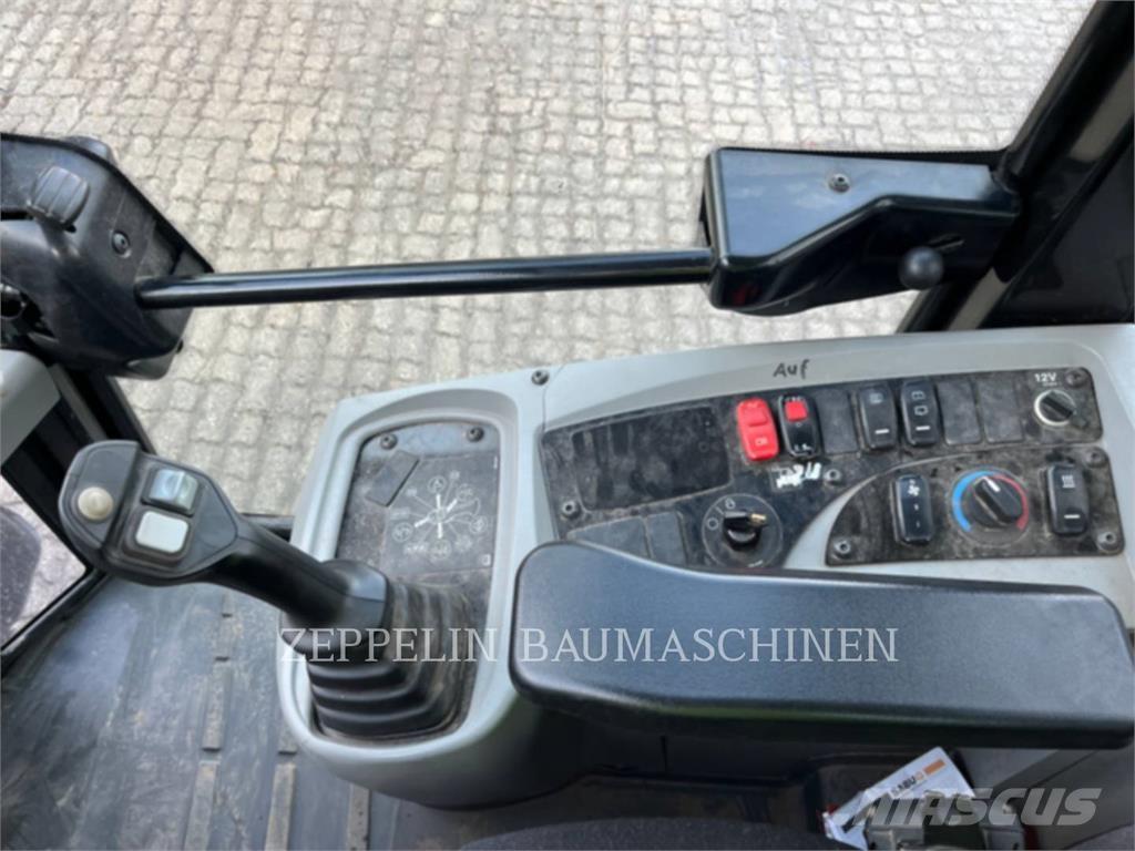 CAT 908M Kolesni nakladalci