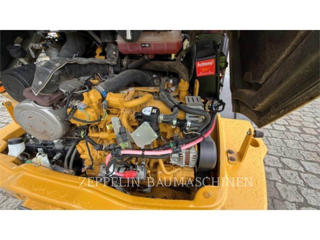 CAT 908M Kolesni nakladalci