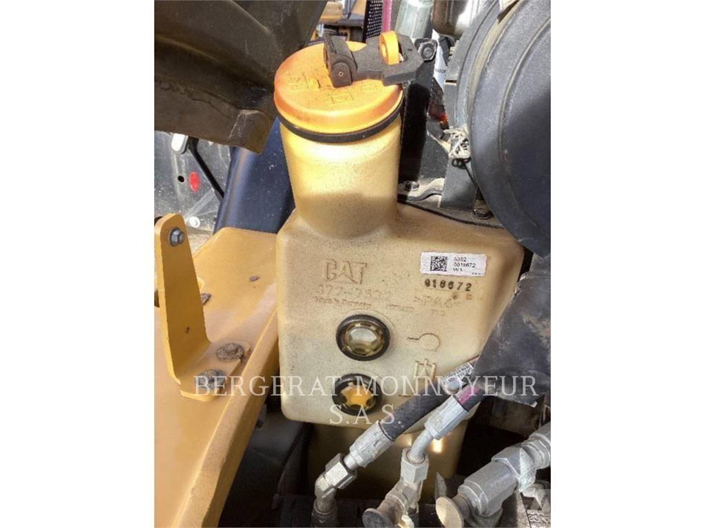 CAT 908M Kolesni nakladalci