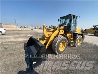 CAT 910 Kolesni nakladalci
