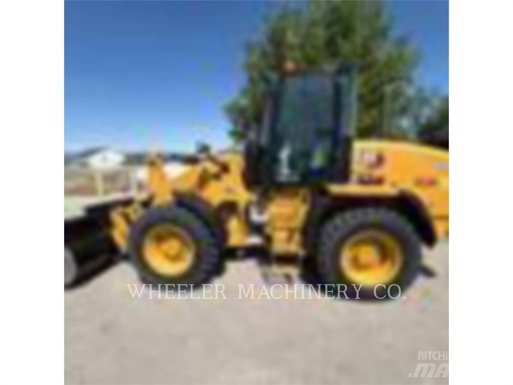 CAT 910 Kolesni nakladalci