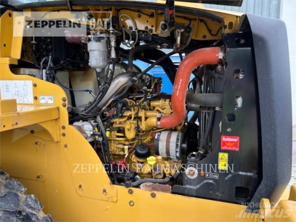 CAT 910-14A Kolesni nakladalci