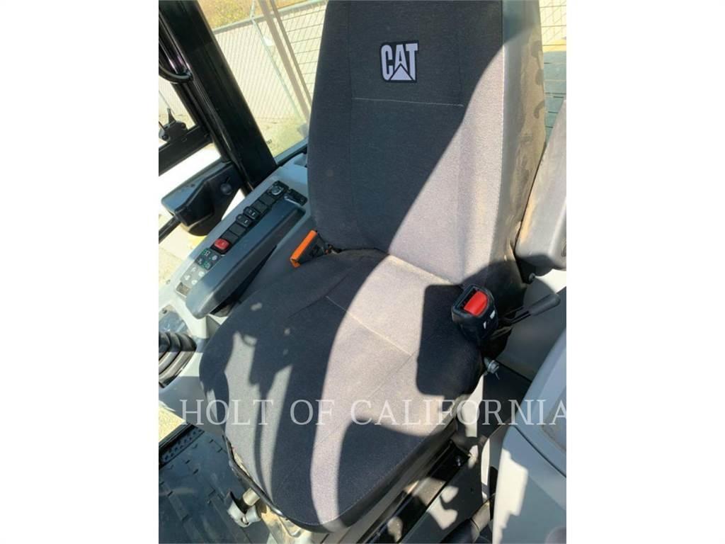 CAT 910M Kolesni nakladalci