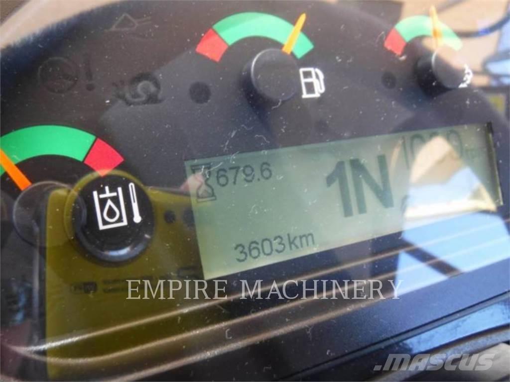 CAT 910M Kolesni nakladalci