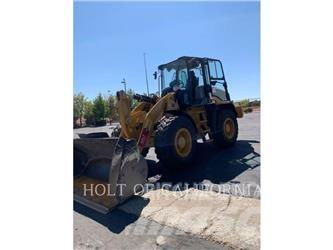 CAT 914 Kolesni nakladalci