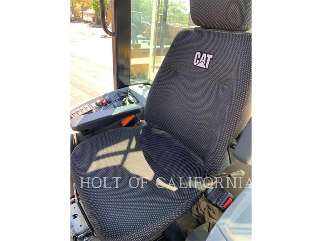 CAT 914 Kolesni nakladalci