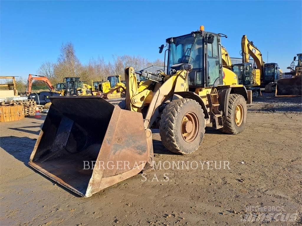 CAT 914 Kolesni nakladalci