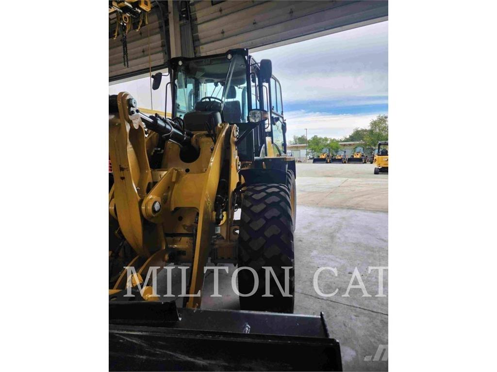 CAT 914 Kolesni nakladalci