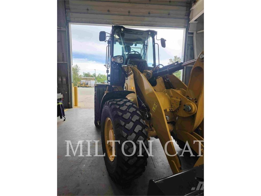 CAT 914 Kolesni nakladalci