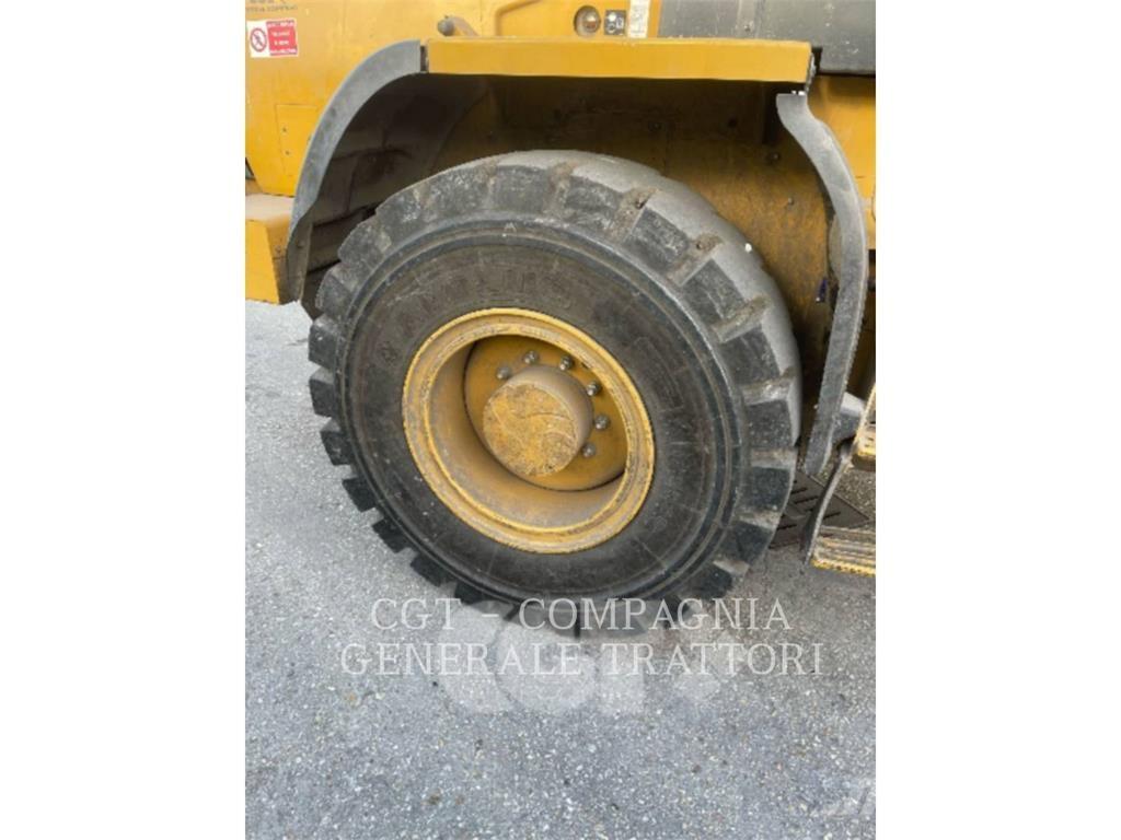 CAT 914 Kolesni nakladalci