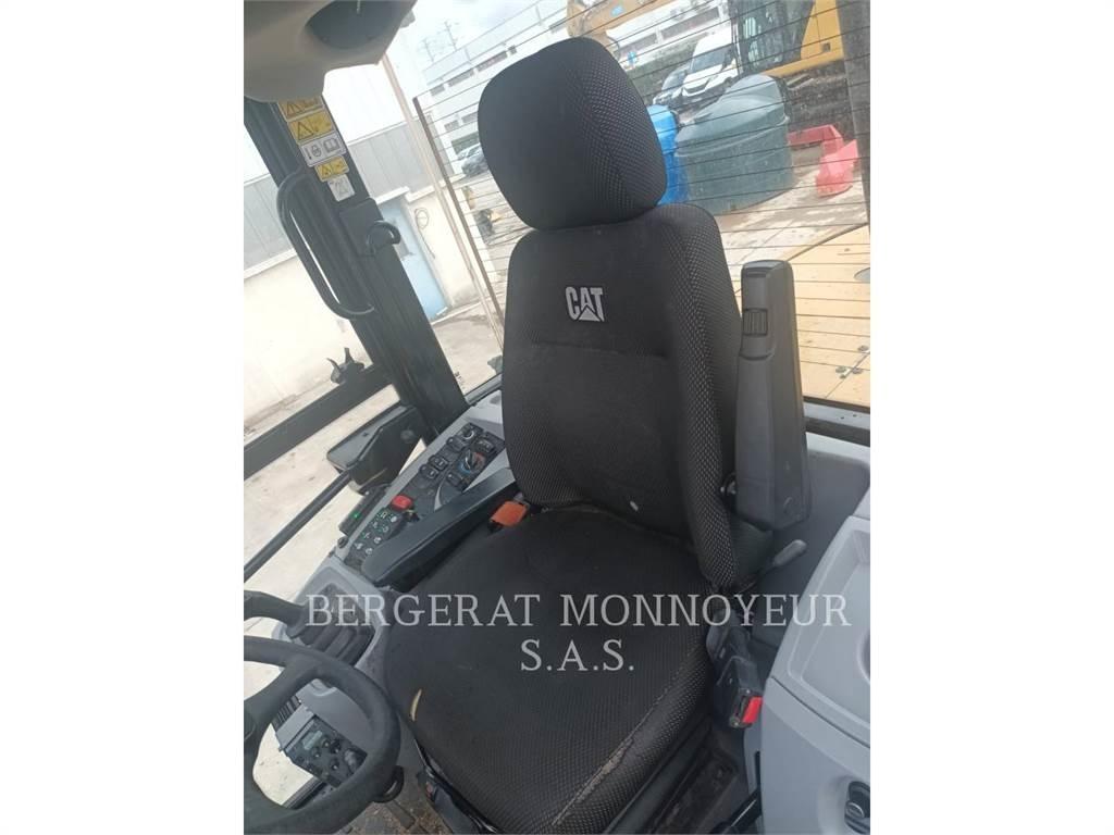 CAT 914M Kolesni nakladalci