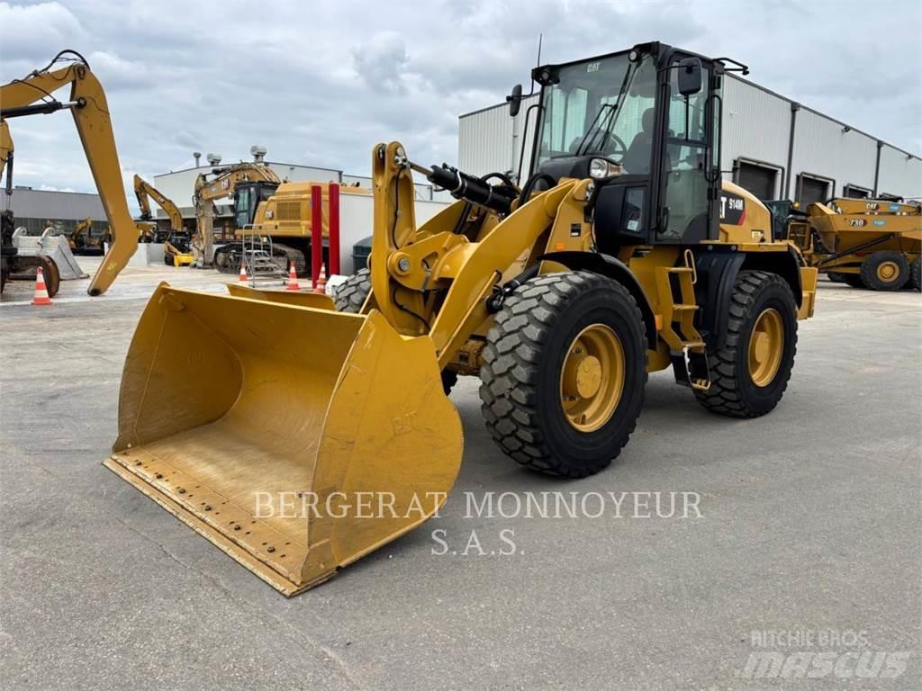 CAT 914M Kolesni nakladalci