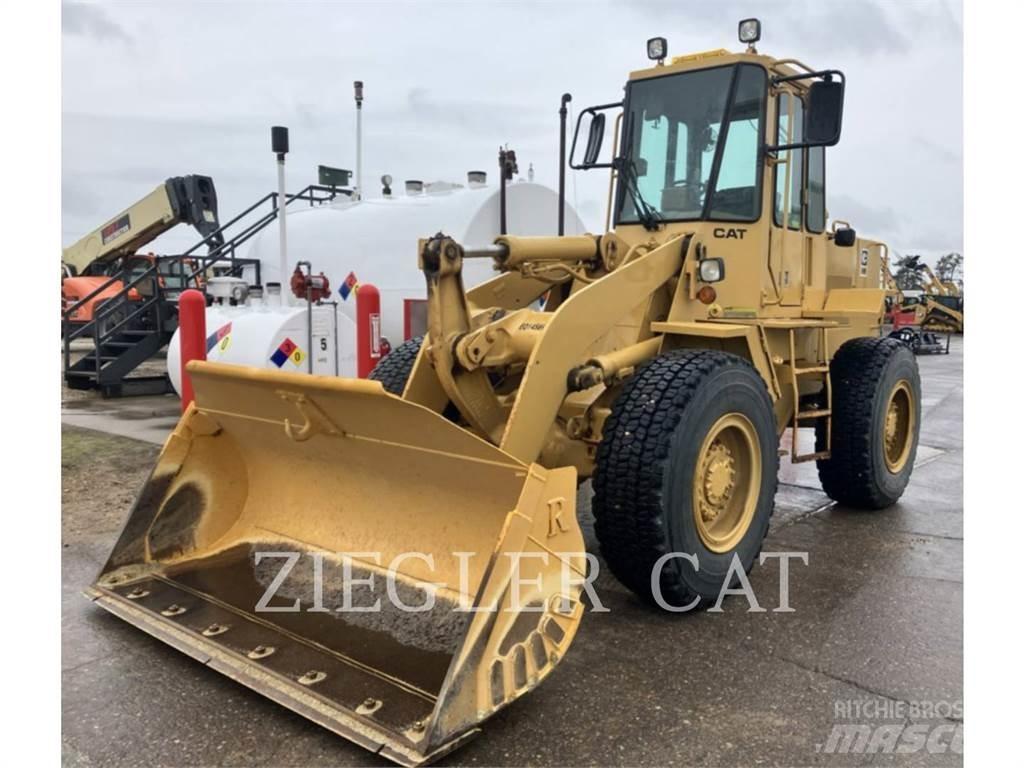 CAT 916 Kolesni nakladalci