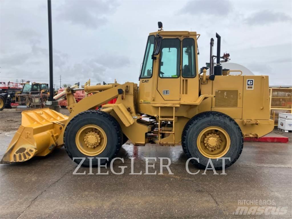 CAT 916 Kolesni nakladalci