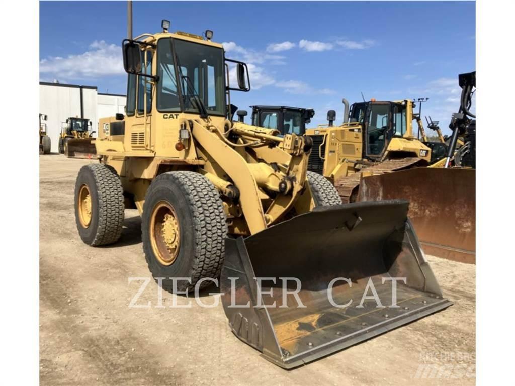 CAT 916 Kolesni nakladalci