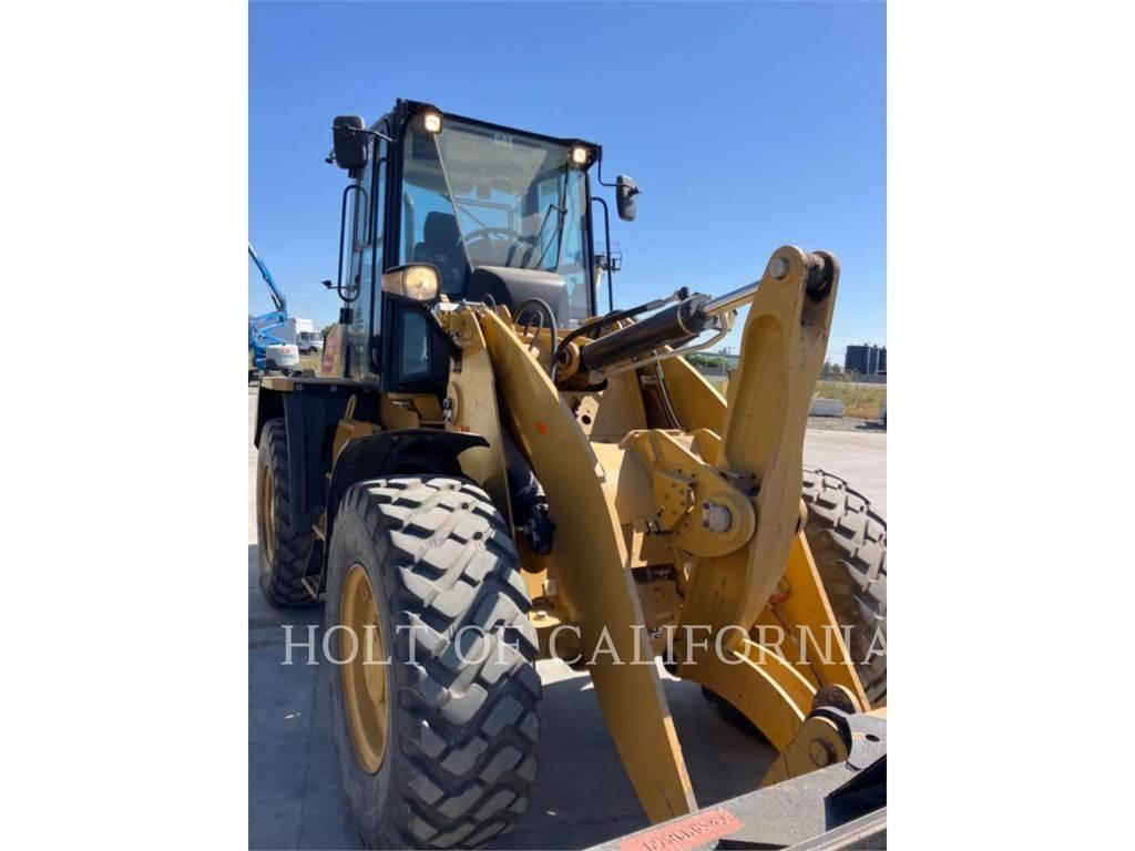 CAT 918 Kolesni nakladalci