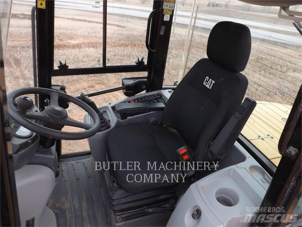 CAT 918M Kolesni nakladalci