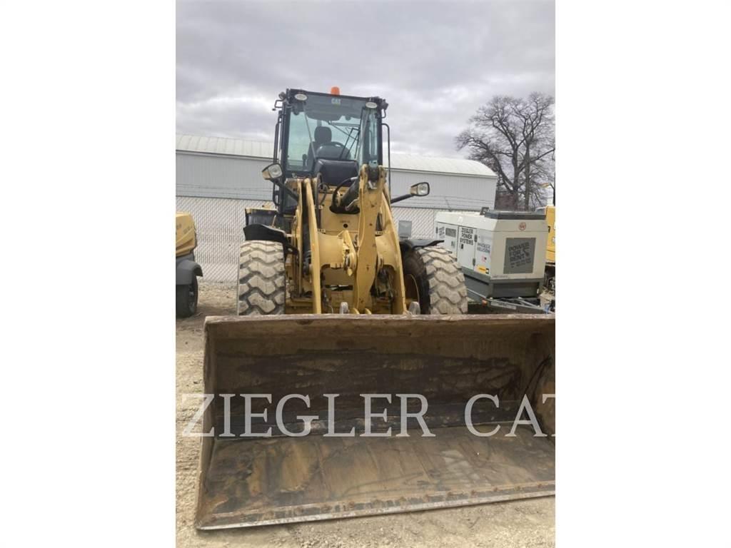 CAT 918M Kolesni nakladalci