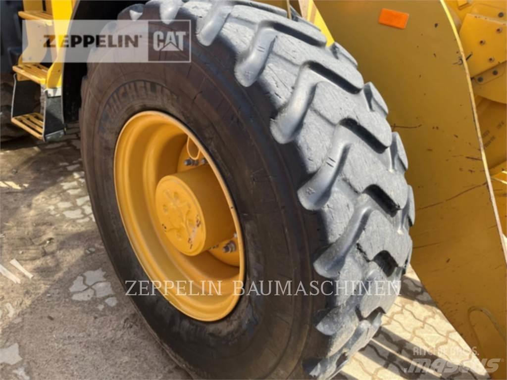 CAT 918M Kolesni nakladalci