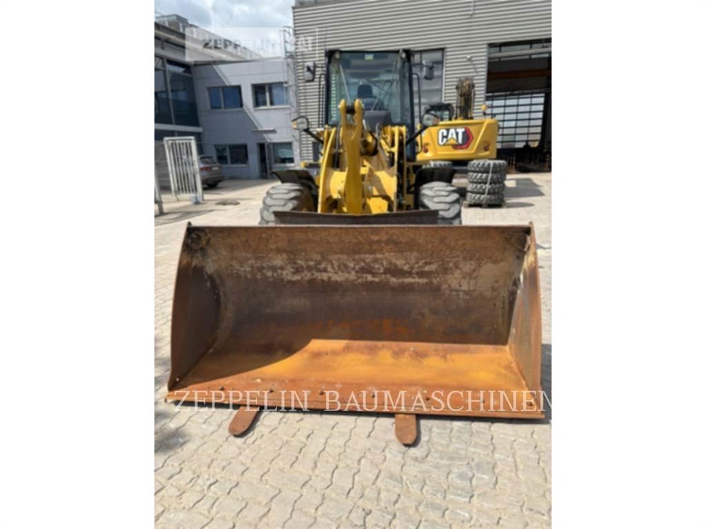 CAT 918M Kolesni nakladalci