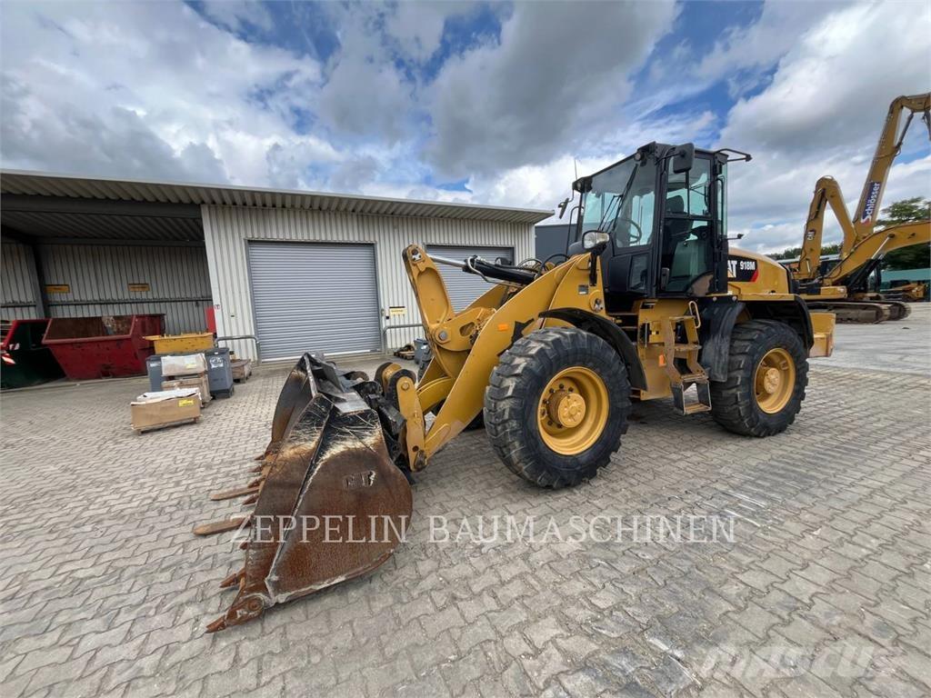 CAT 918M Kolesni nakladalci