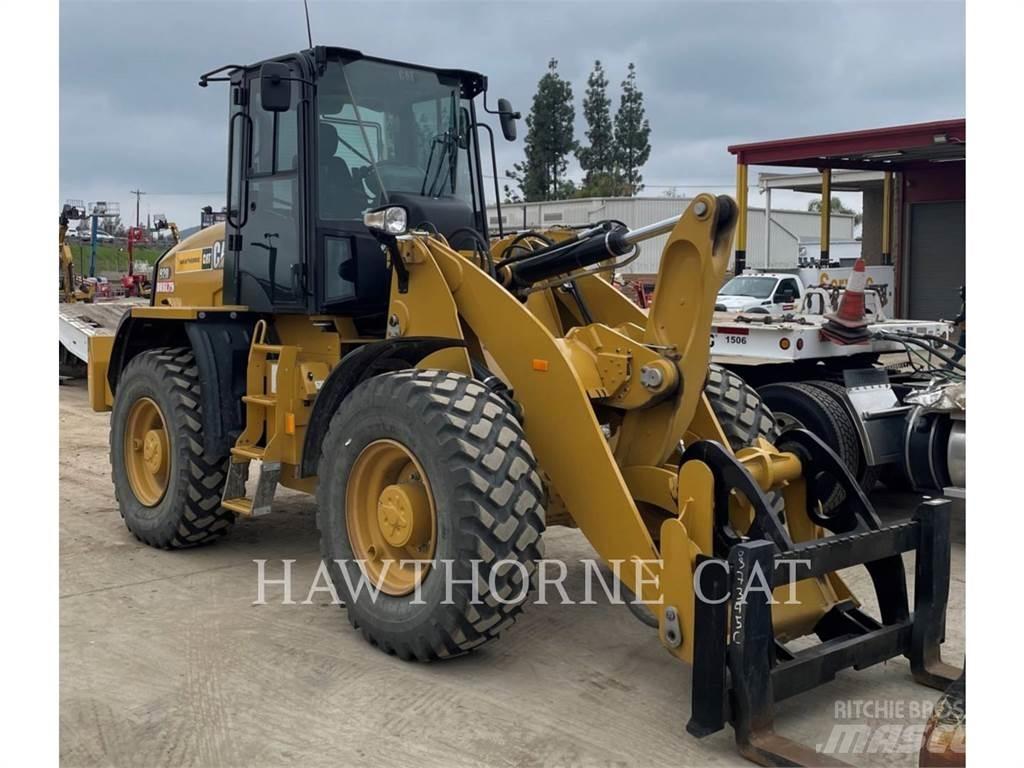 CAT 920 Kolesni nakladalci