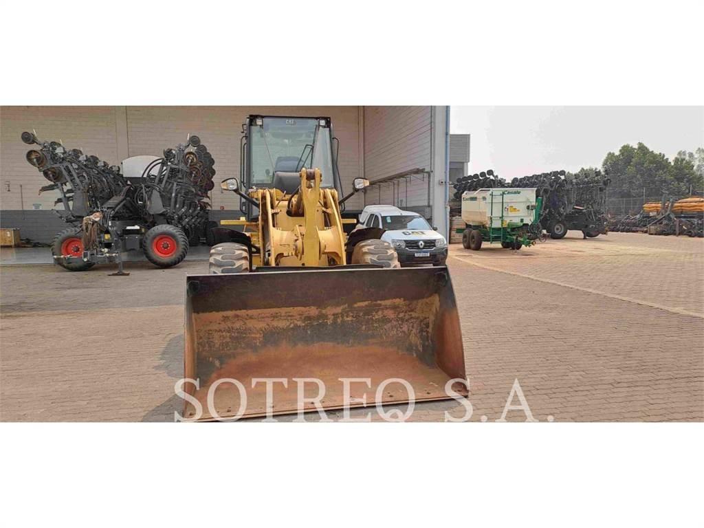 CAT 920K Kolesni nakladalci