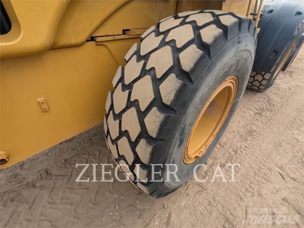 CAT 924G Kolesni nakladalci