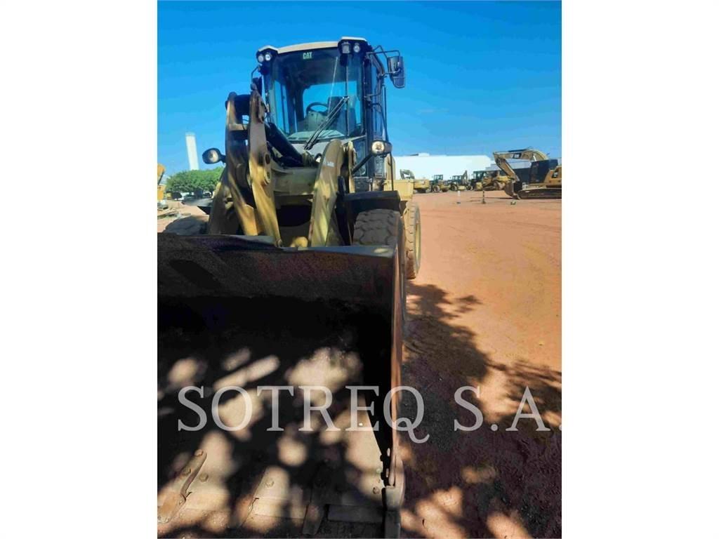 CAT 924K Kolesni nakladalci