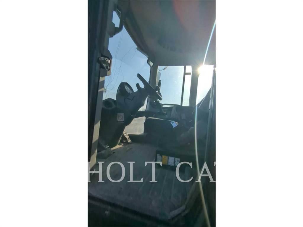 CAT 924K Kolesni nakladalci
