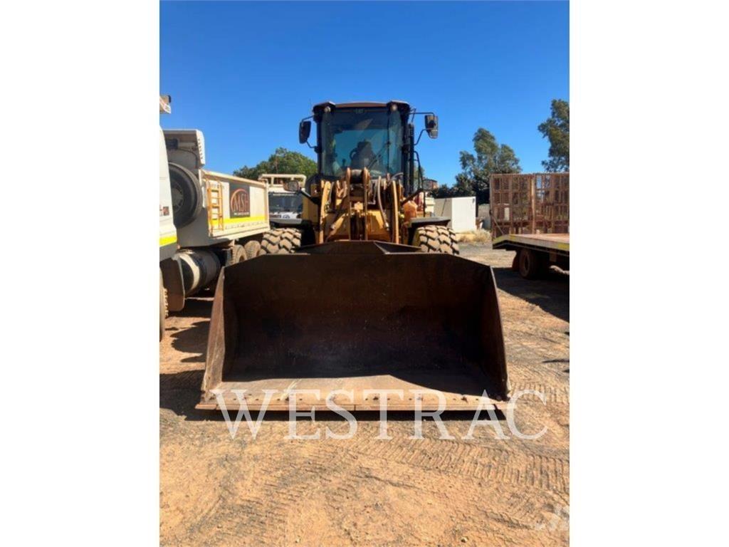 CAT 924K Kolesni nakladalci