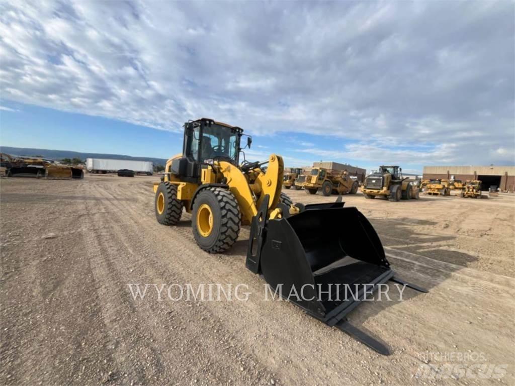 CAT 926 Kolesni nakladalci