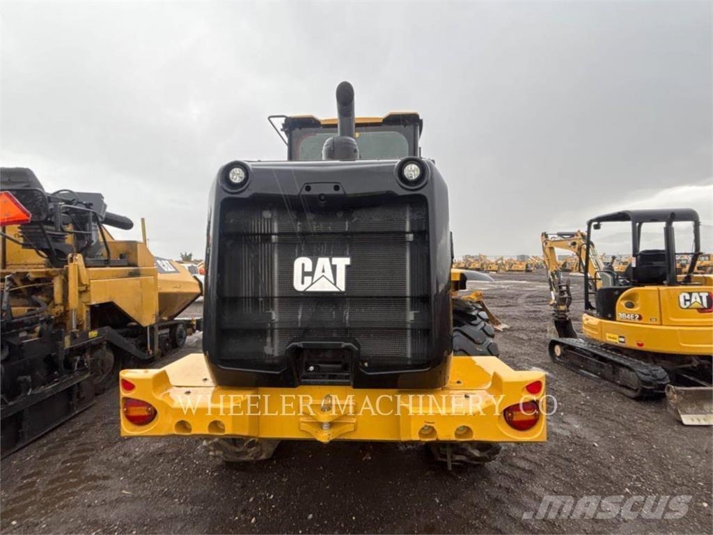 CAT 926 QC Kolesni nakladalci