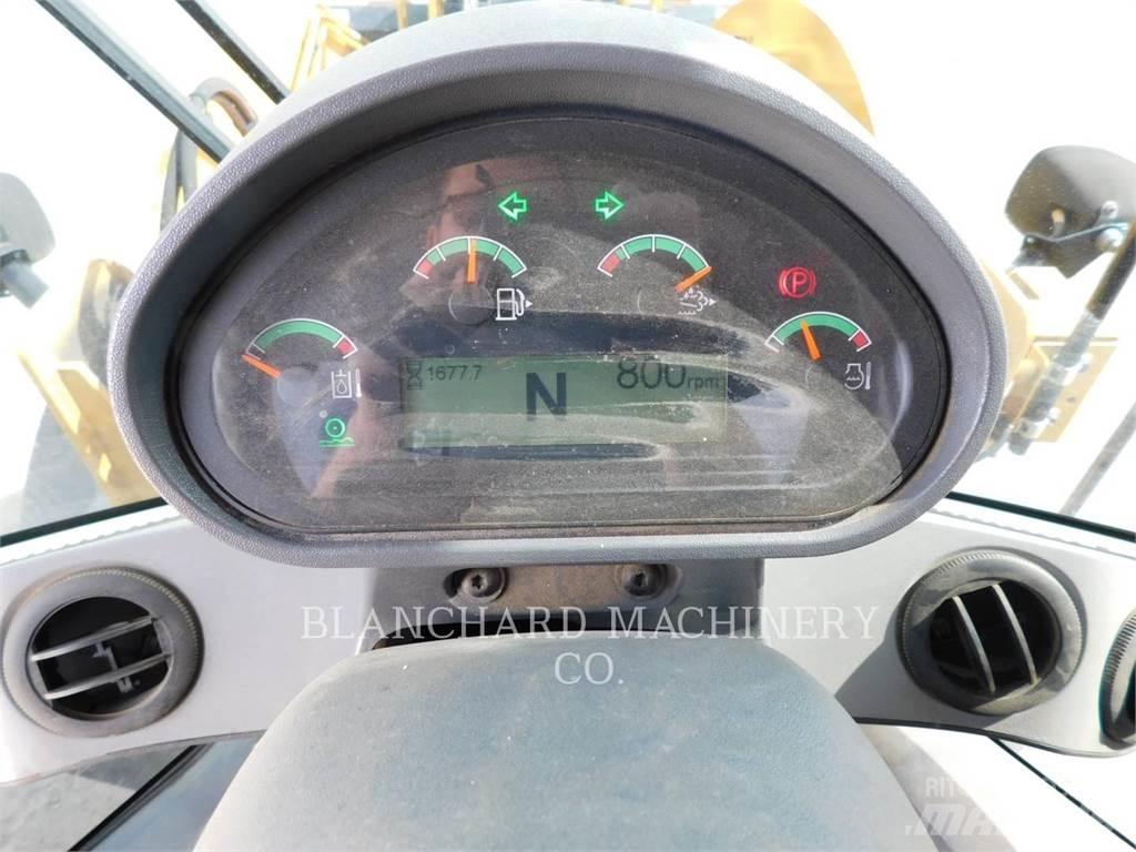 CAT 926M Kolesni nakladalci
