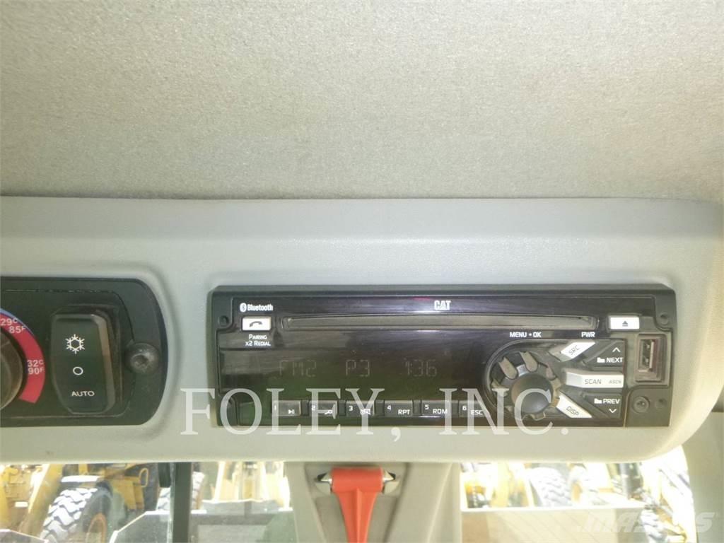 CAT 926M Kolesni nakladalci