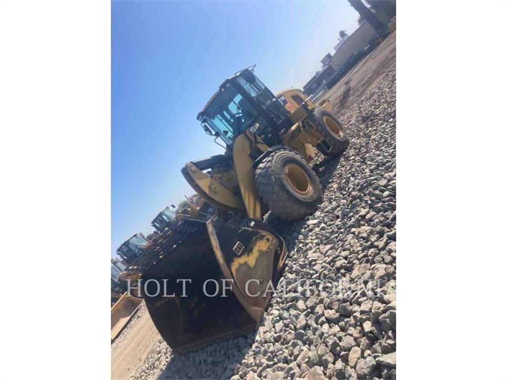 CAT 926M Kolesni nakladalci