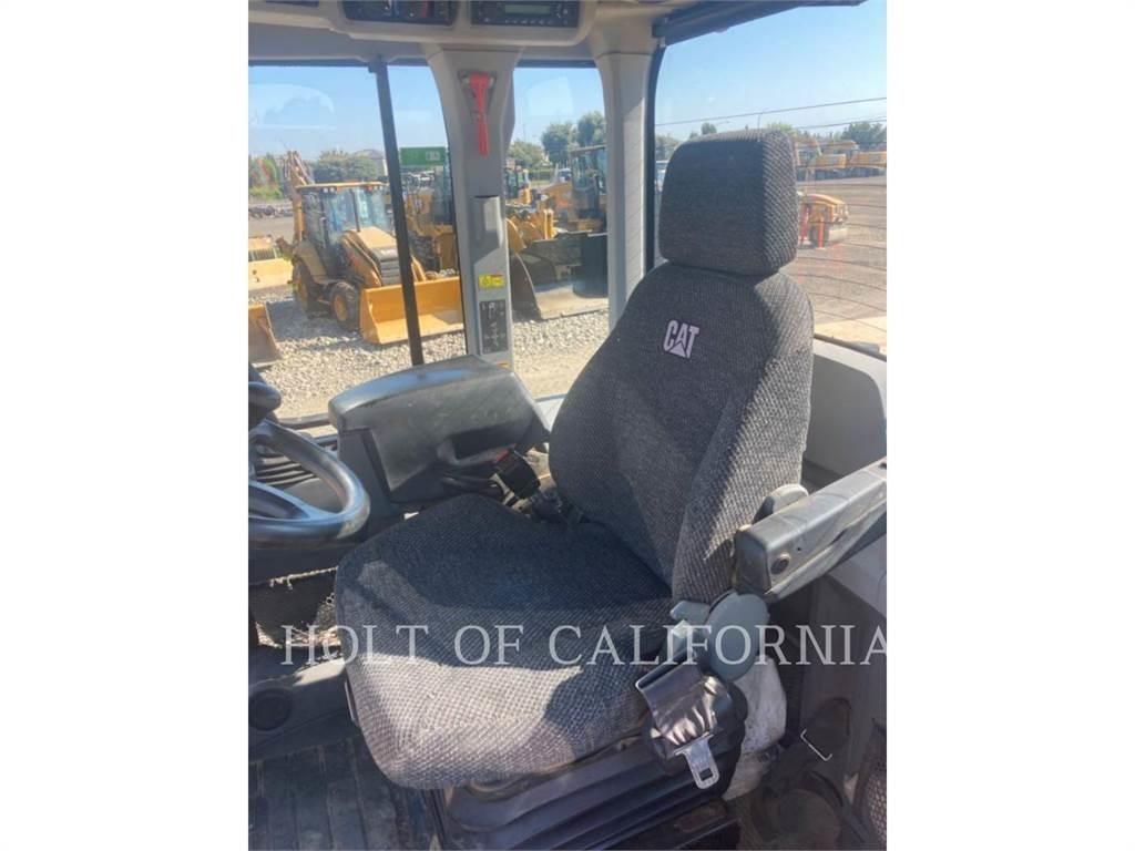 CAT 926M Kolesni nakladalci