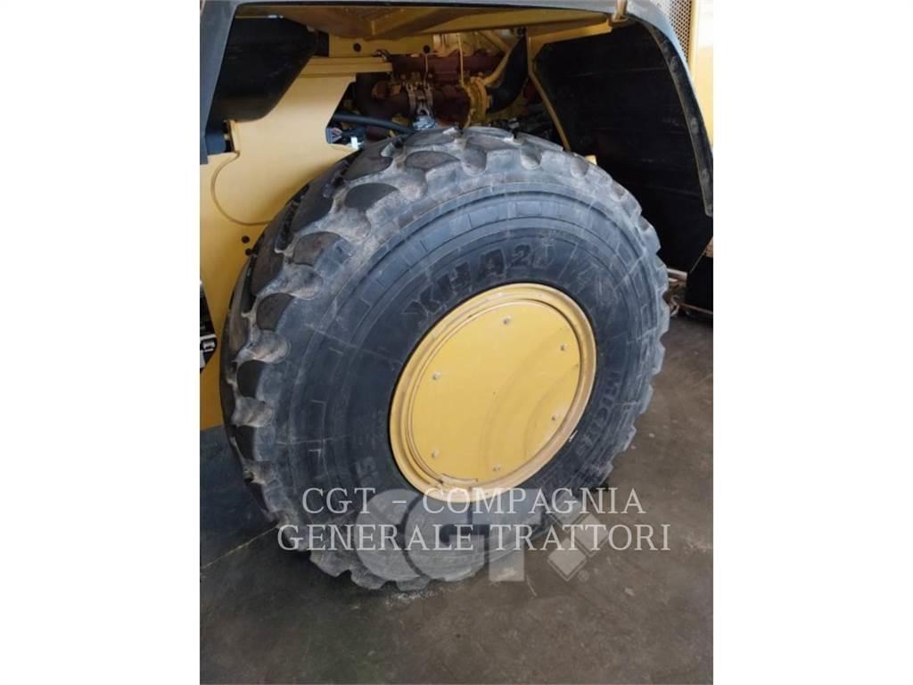 CAT 926M Kolesni nakladalci