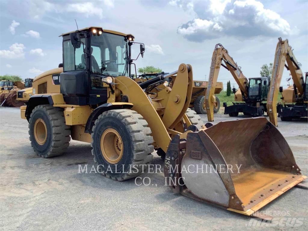 CAT 926M Kolesni nakladalci