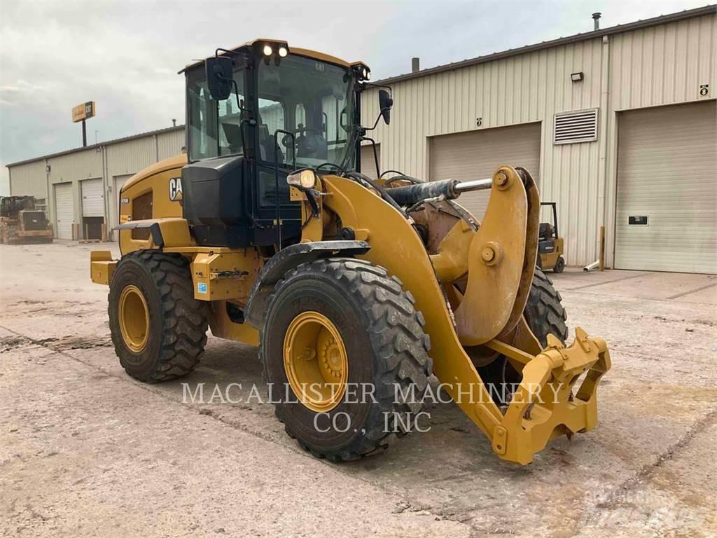CAT 926M Kolesni nakladalci