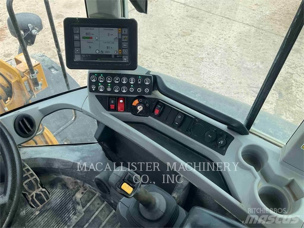 CAT 926M Kolesni nakladalci