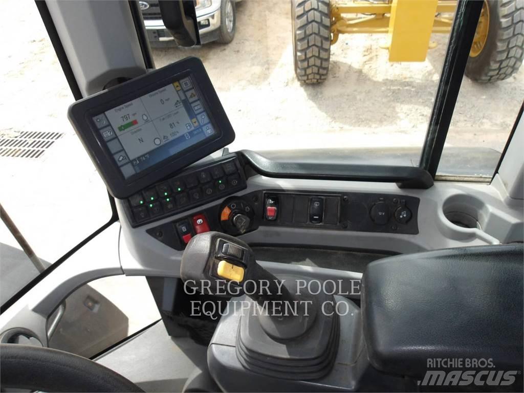 CAT 926M Kolesni nakladalci