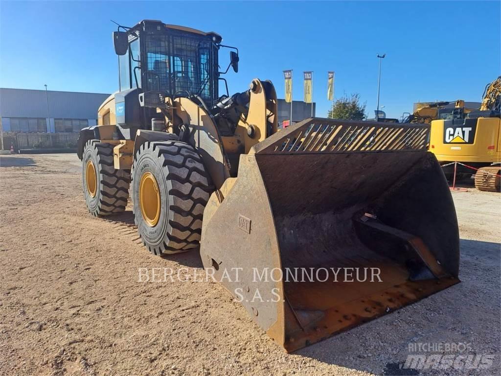 CAT 926M Kolesni nakladalci