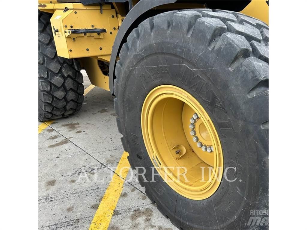 CAT 926M Kolesni nakladalci
