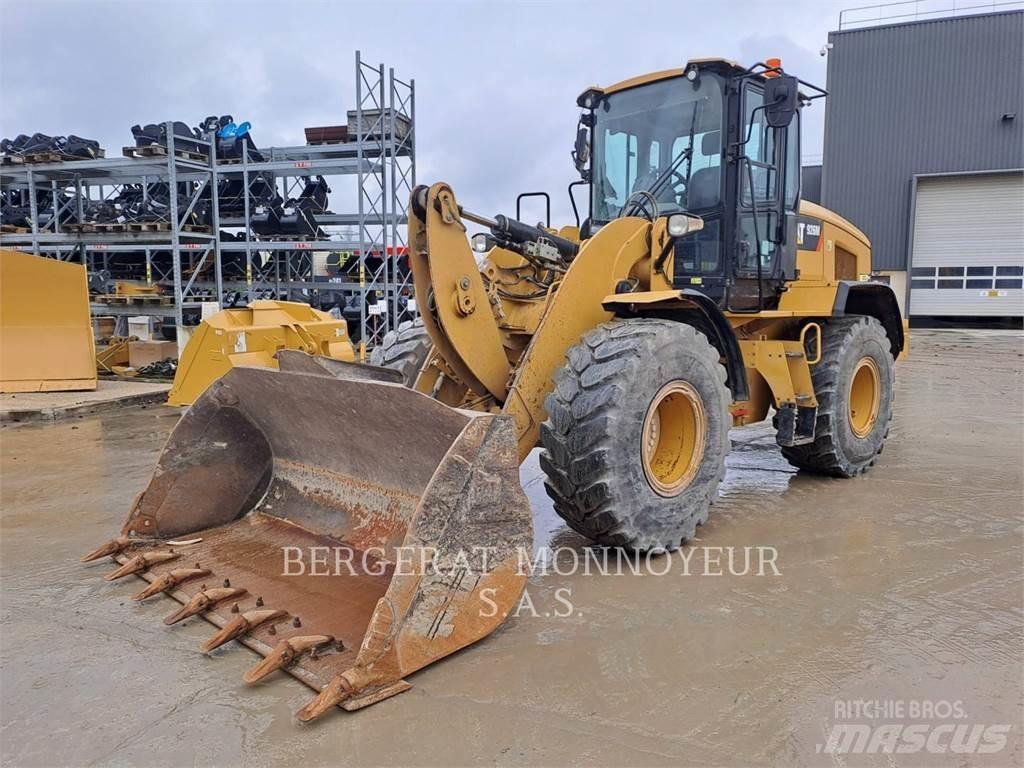 CAT 926M Kolesni nakladalci