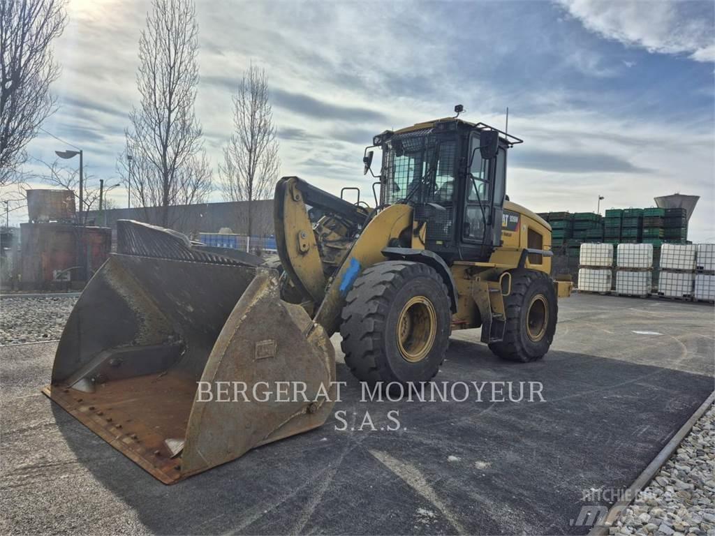 CAT 926M Kolesni nakladalci